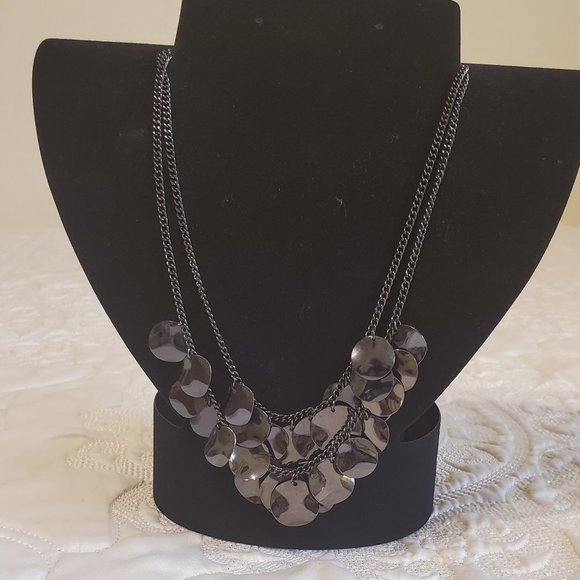 Black Metal Jingly Disc Necklace 15-18" - Picture 2 of 6